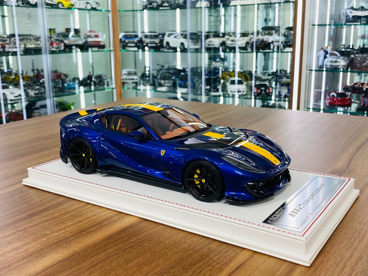 1/18 Resin Davis & Giovanni Ferrari 812 Competizione Novitec in Metallic Dark Blue - Limited Edition