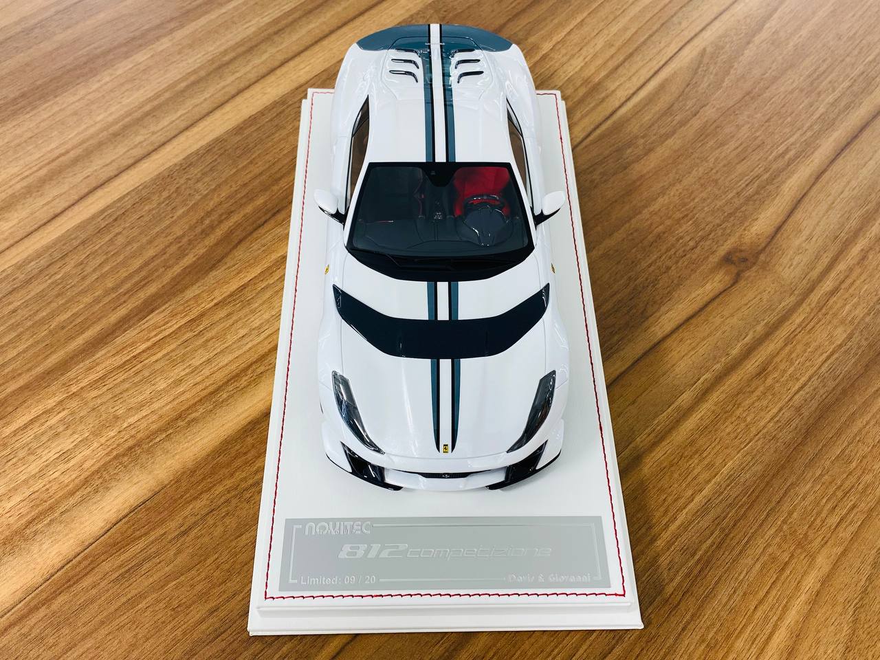 1/18 Resin Davis & Giovanni Ferrari 812 Competizione Novitec in Pearl White - Limited Edition