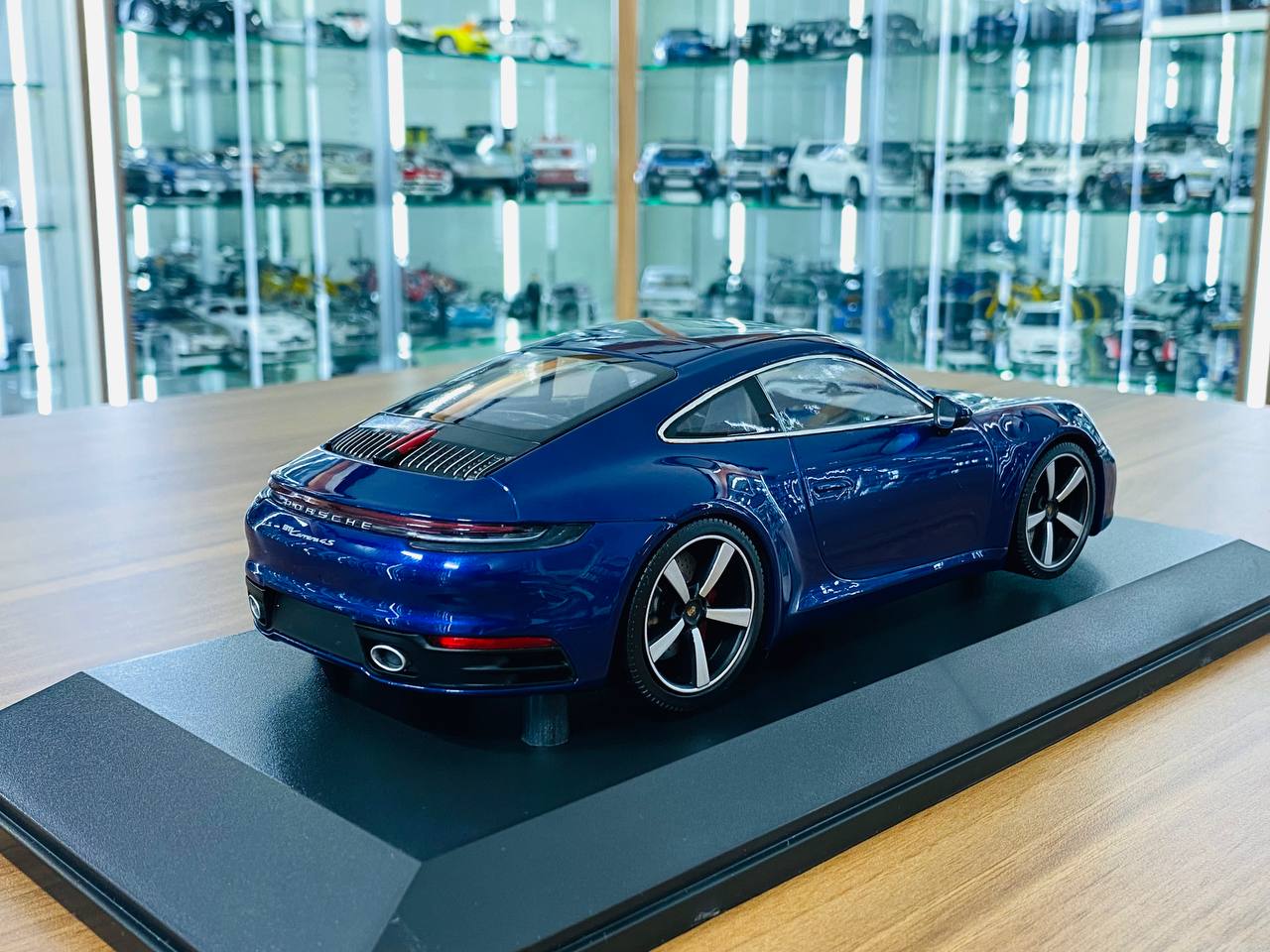 Exclusive Diecast Model - Porsche 911 Carrera 4S 2019 | Metallic Blue Limited Edition