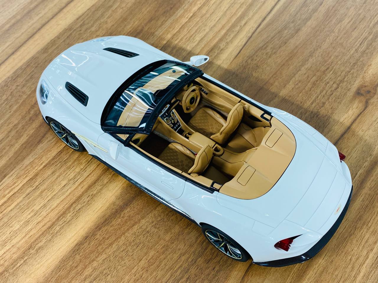 1/18 Resin Top Speed Aston Martin Vanquish Zagato Volante in Escaping White - Limited Edition