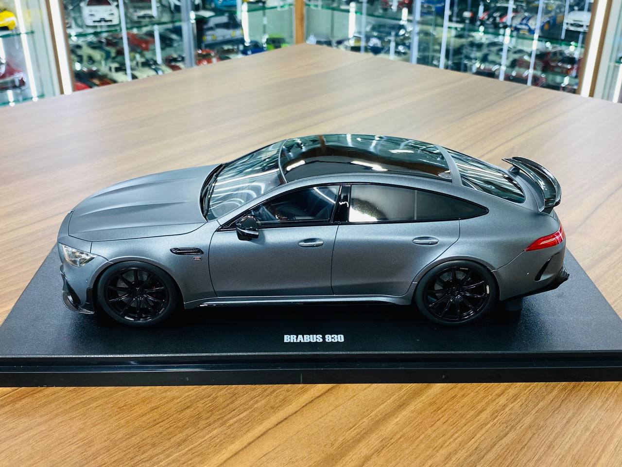 1/18 Resin - GT Spirit Mercedes Benz BRABUS 930 Matt Grey