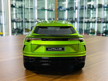 1/18 Diecast Lamborghini Urus Green Autoart Scale Model Car