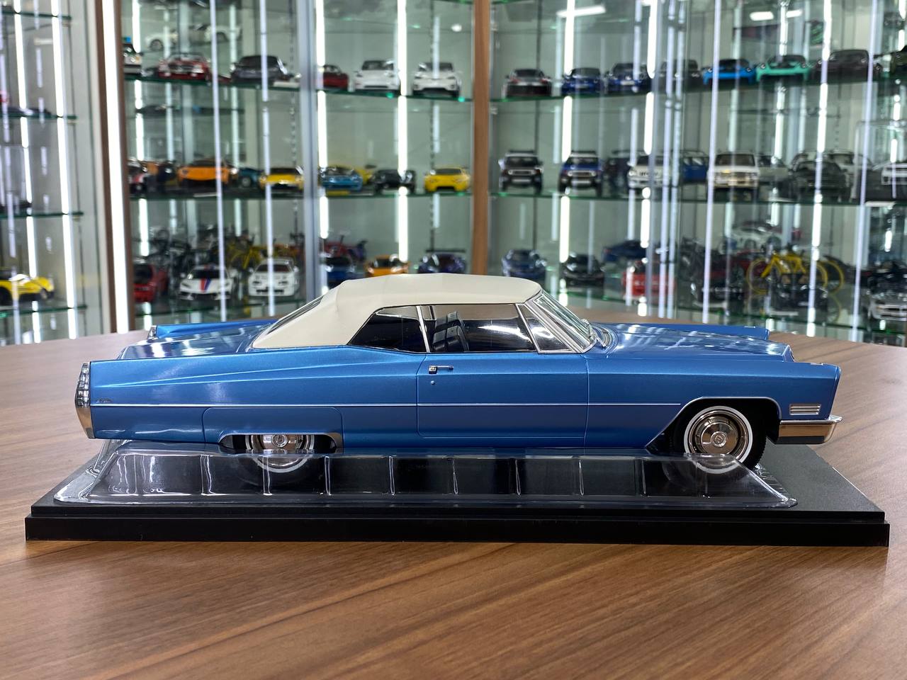 1/18 Diecast Metal Cadillac DeVille 1967 by KKScale in Blue