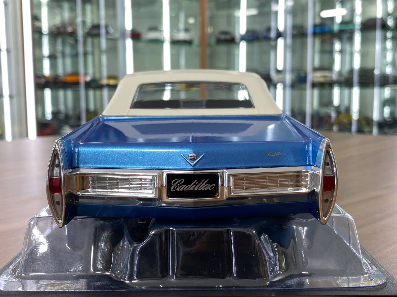 1/18 Diecast Metal Cadillac DeVille 1967 by KKScale in Blue