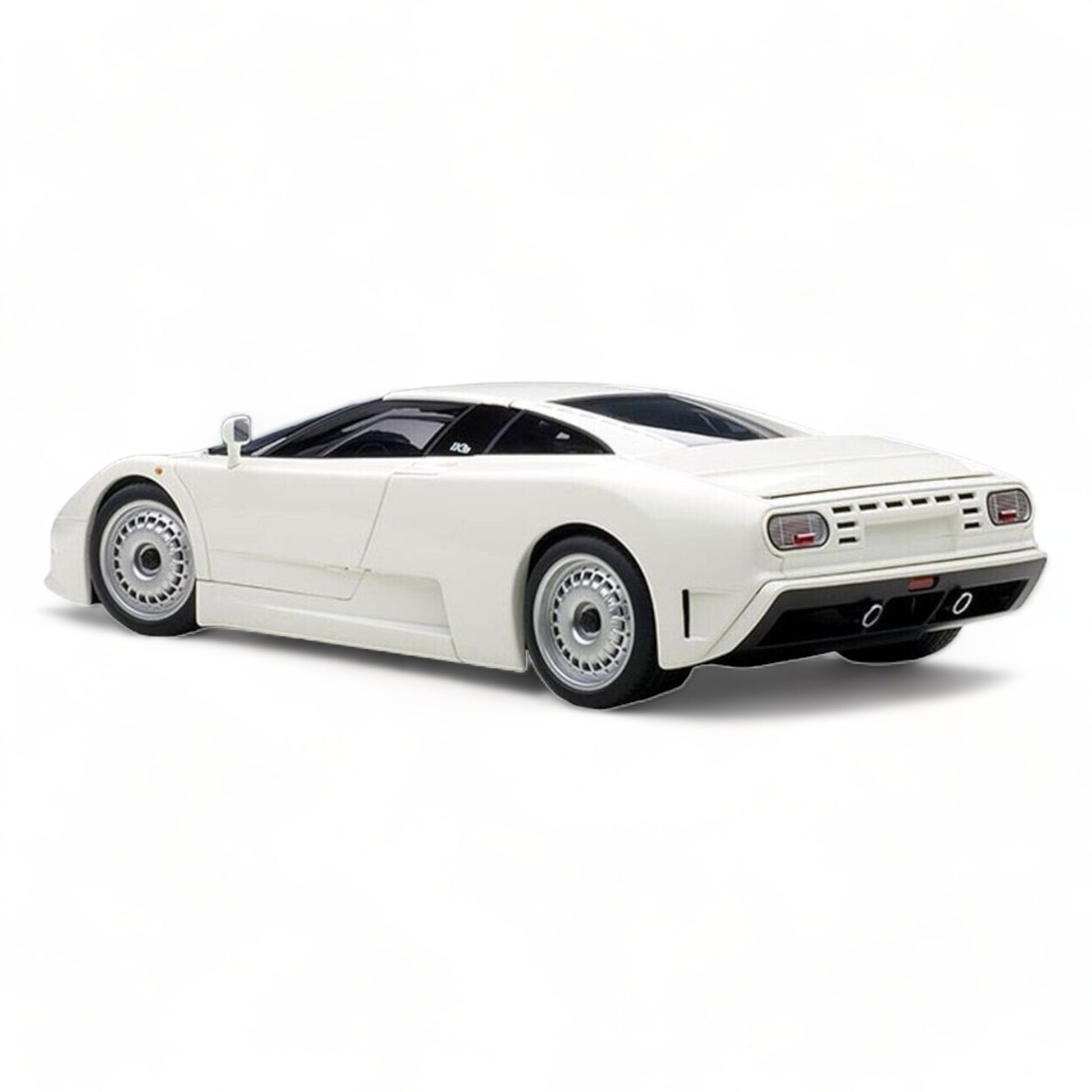 1/18 Diecast Bugatti EB 110 White AUTOart Scale Model Car