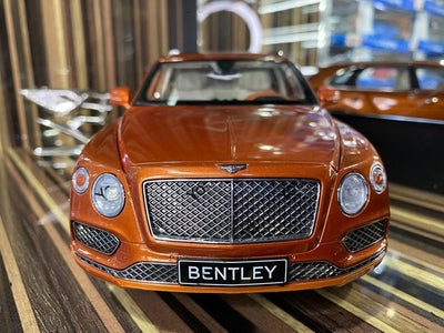 1/18 Diecast Bentley Bentayga Orange Kyosho Scale Model Car