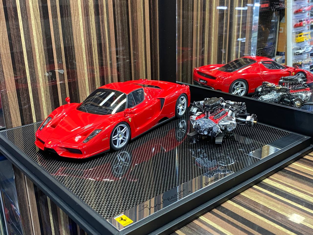 1/18 General Models Resin Model - Ferrari Enzo With Engine in Striking Red|Sold in Dturman.com Dubai UAE.