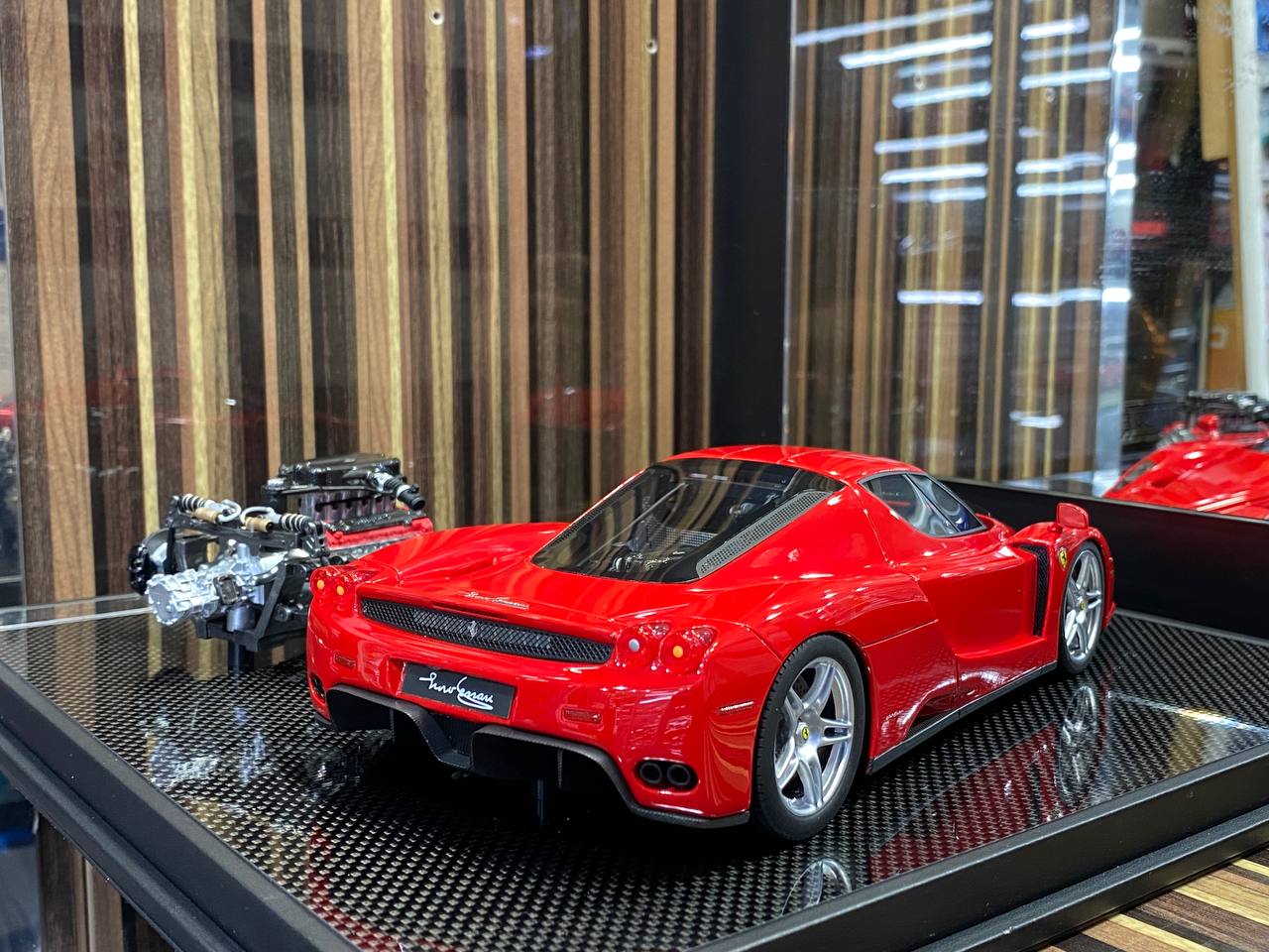 1/18 General Models Resin Model - Ferrari Enzo With Engine in Striking Red|Sold in Dturman.com Dubai UAE.