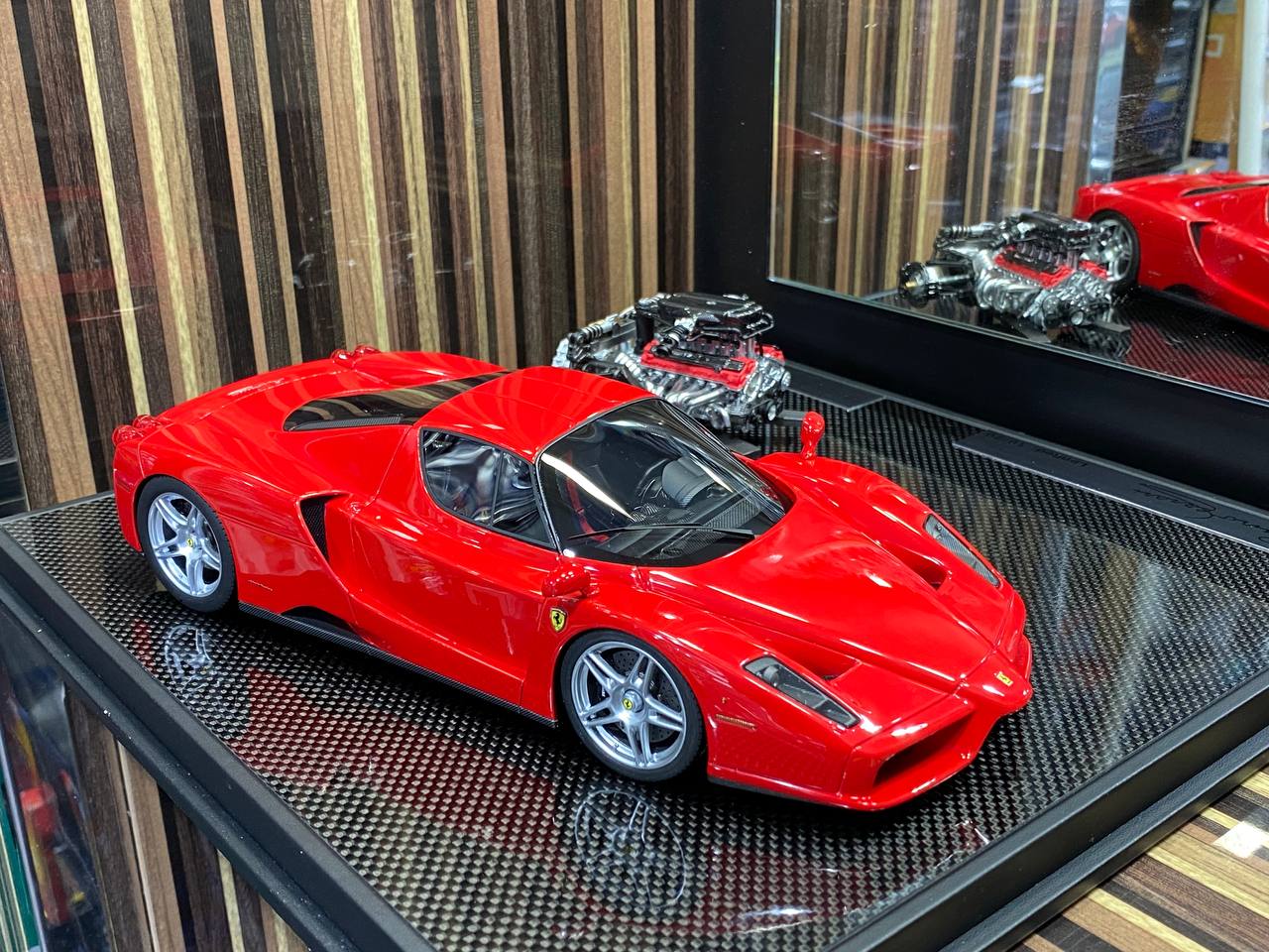 1/18 General Models Resin Model - Ferrari Enzo With Engine in Striking Red|Sold in Dturman.com Dubai UAE.