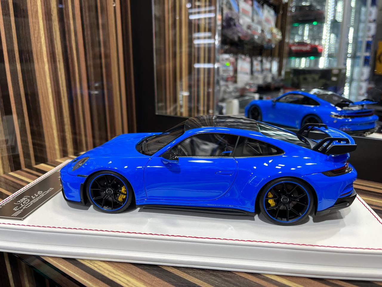 Davis & Giovanni Porsche 911 GT3 (992) 1/18 Resin Model - Blue|Sold in Dturman.com Dubai UAE.