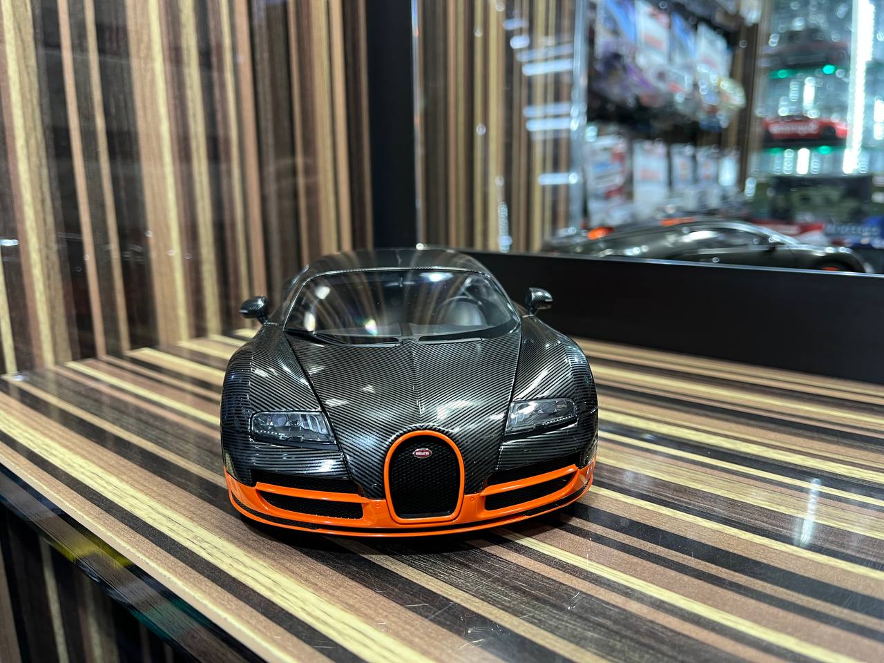 AutoArt Bugatti Veyron 16.4 Super Sport - 1/18 Diecast Model,Black Carbon/Orange sold in Dturman.com Dubai UAE.