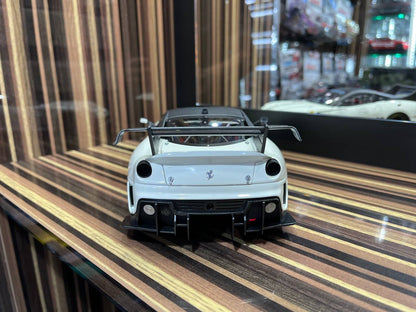 Hot Wheels Elite Ferrari 599XX Evo - 1/18 Diecast Model, All Opening - White/Black