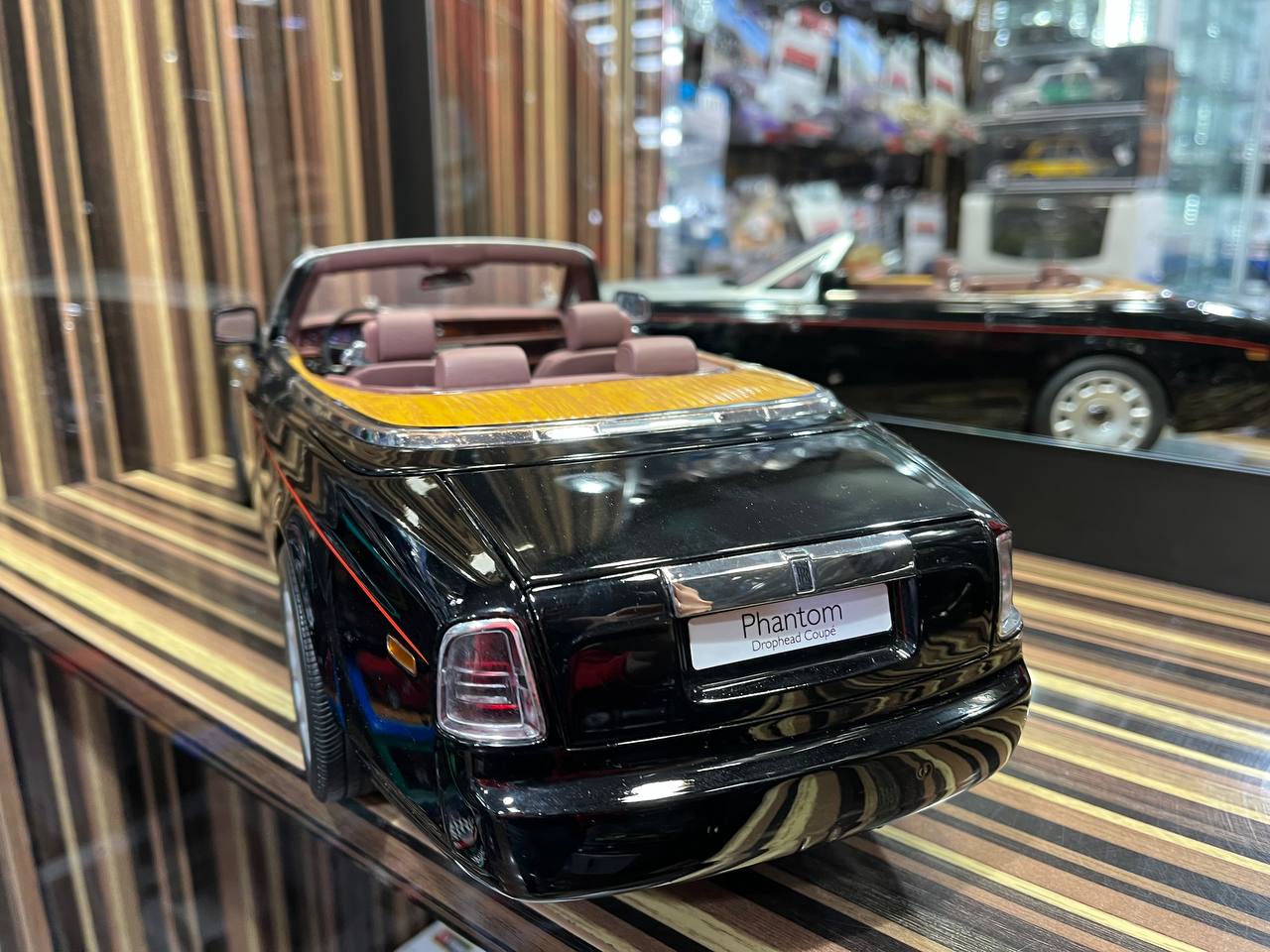 Kyosho Rolls Royce Phantom Drop Head - 1/12 Diecast Model, All Opening - Black