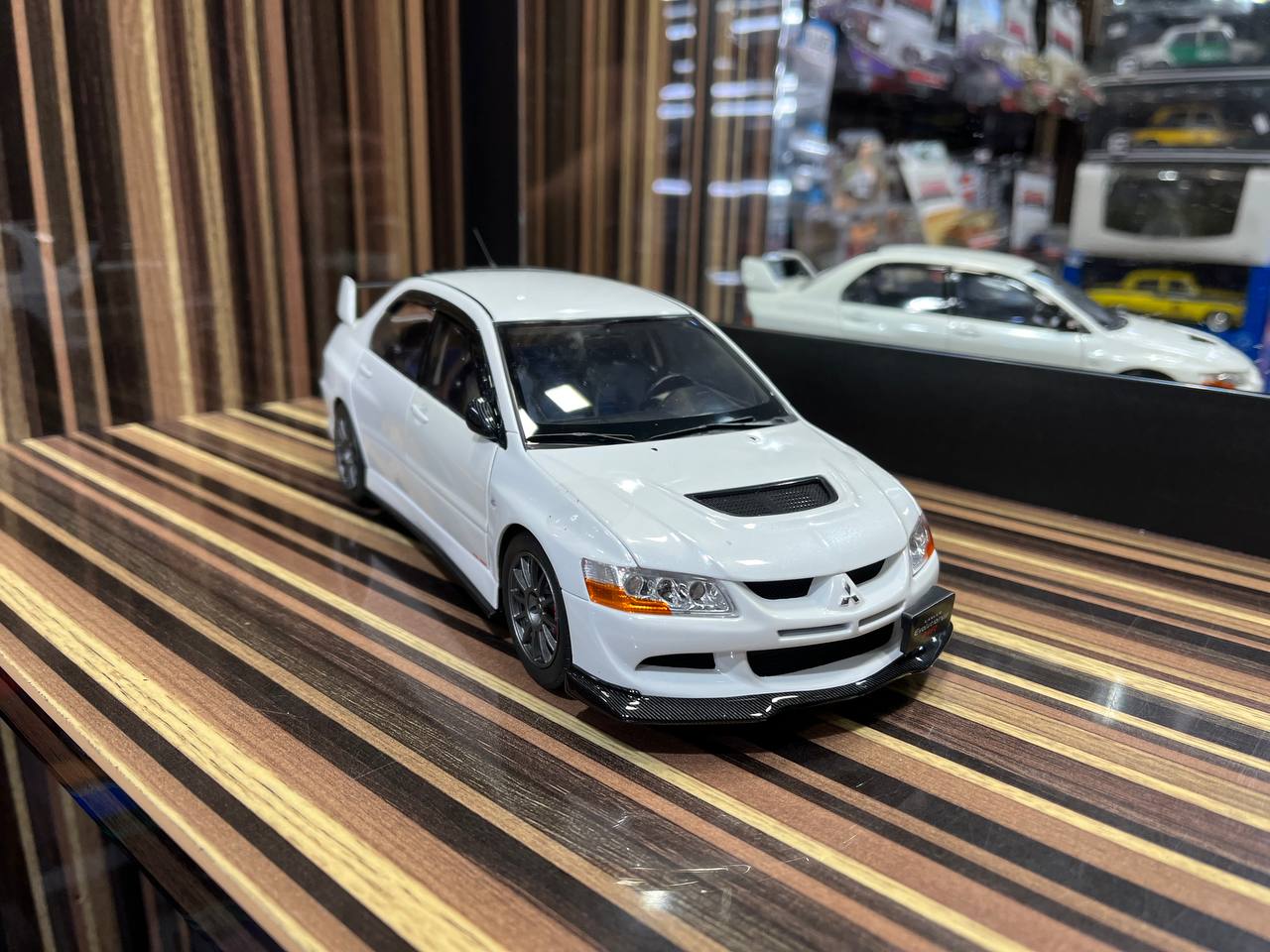 Super A Mitsubishi Lancer Evolution - 1/18 Diecast Model, All Opening - White