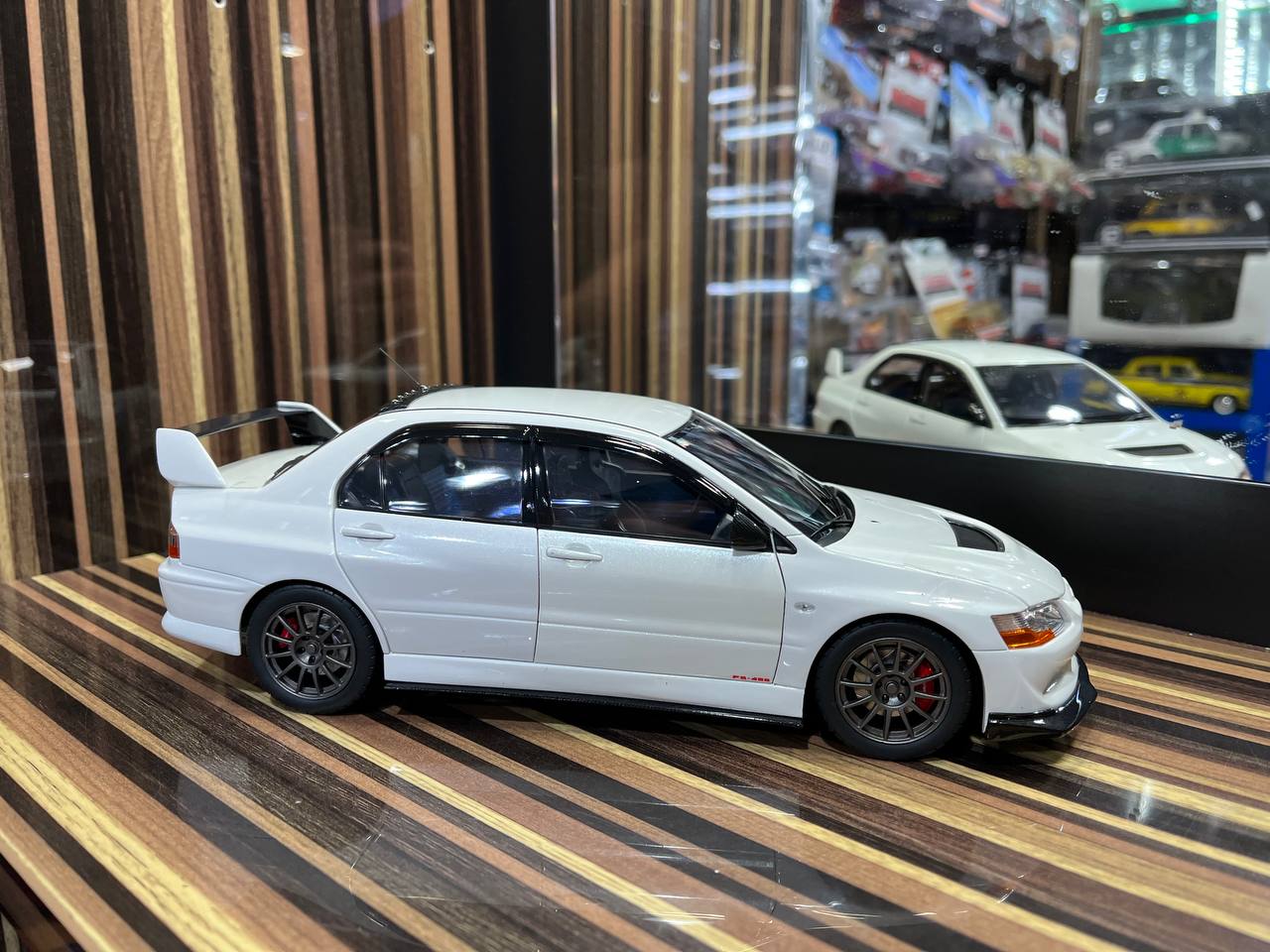 Super A Mitsubishi Lancer Evolution - 1/18 Diecast Model, All Opening - White