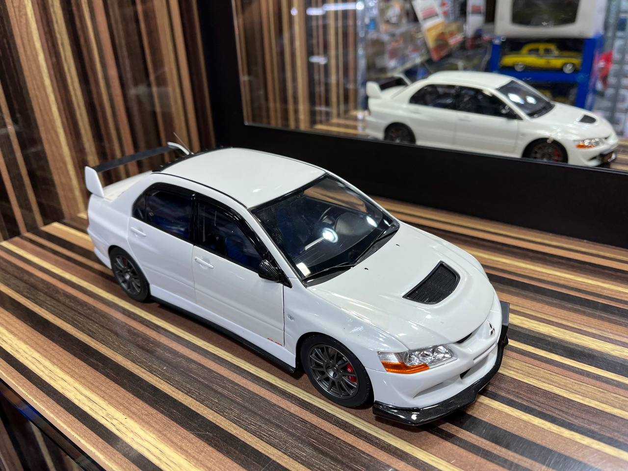 Super A Mitsubishi Lancer Evolution - 1/18 Diecast Model, All Opening - White