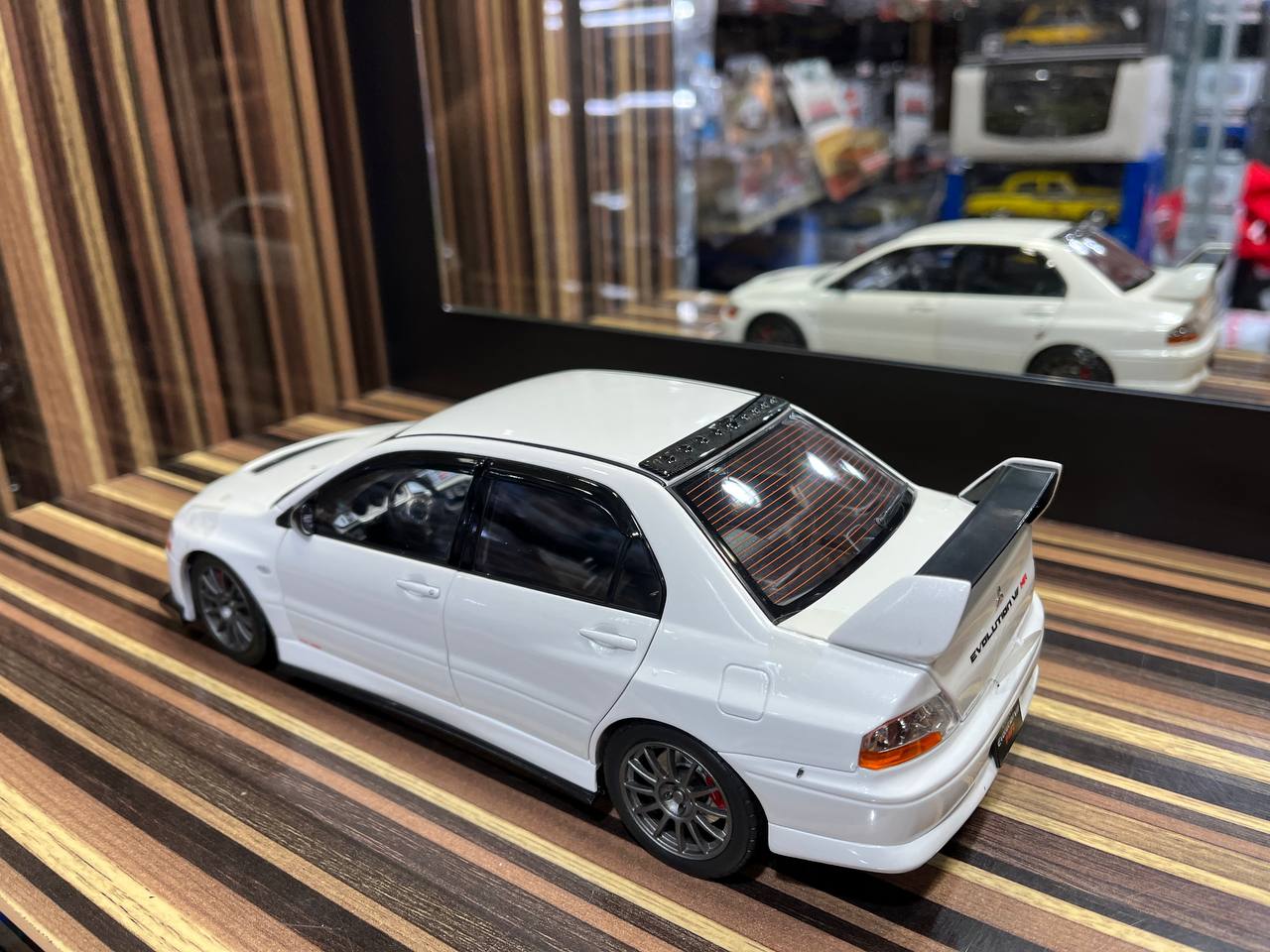 Super A Mitsubishi Lancer Evolution - 1/18 Diecast Model, All Opening - White