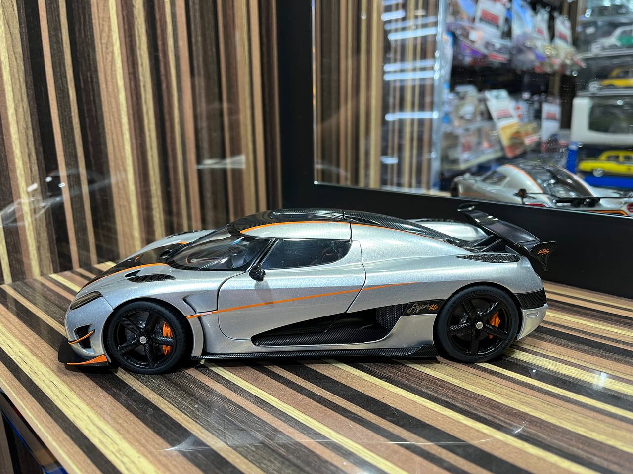 Auto Art Koenigsegg Agera RS - 1/18 Diecast Model, All Opening - Silver