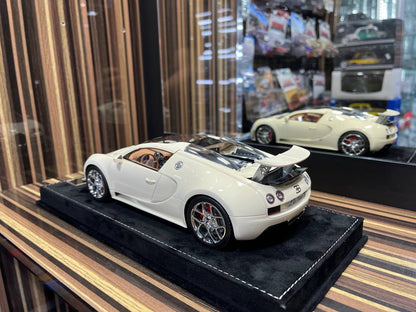 HH Bugatti Veyron 16.4 Grand Sport Vitesse - 1/18 Resin Model, No Opening - White