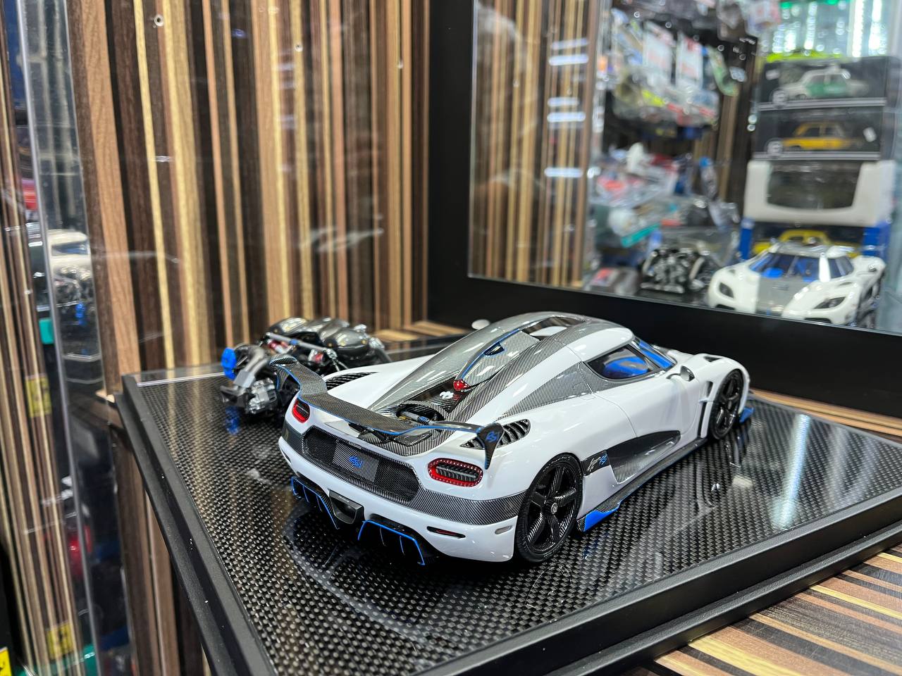 General Models Koenigsegg Agera - 1/18 Resin Model - White Carbon