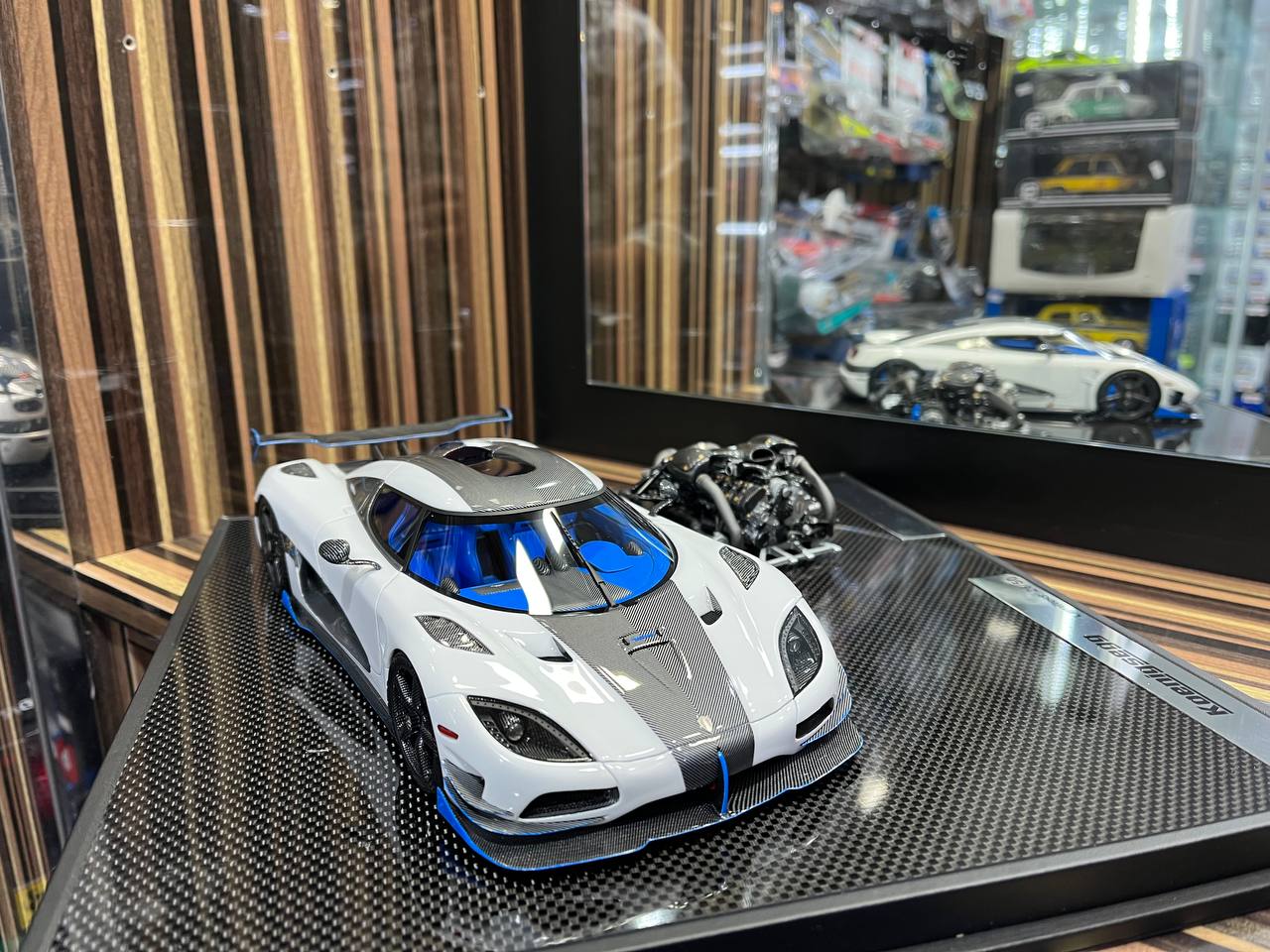 General Models Koenigsegg Agera - 1/18 Resin Model - White Carbon