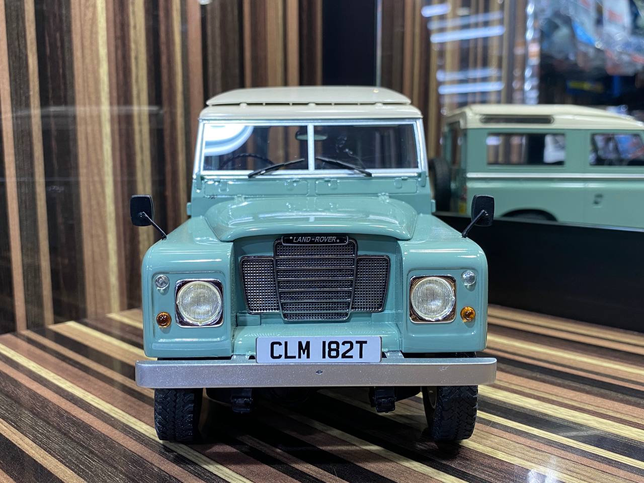 Cult Scale Model Land Rover 88 Series III (1978) - 1/18 Resin 