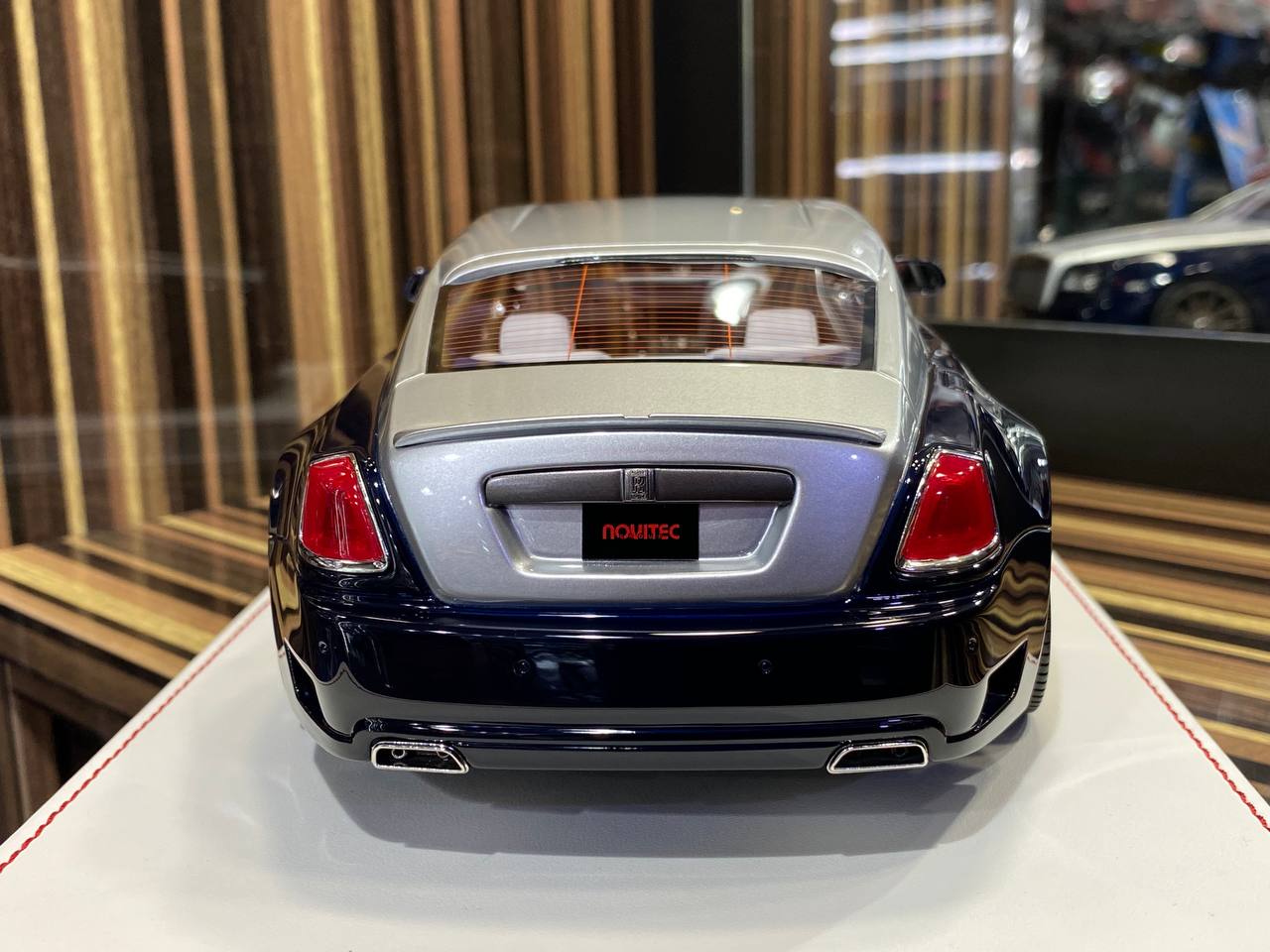 Davis & Giovanni Rolls Royce Wraith Novitec - 1/18 Resin Model,Black / Silver