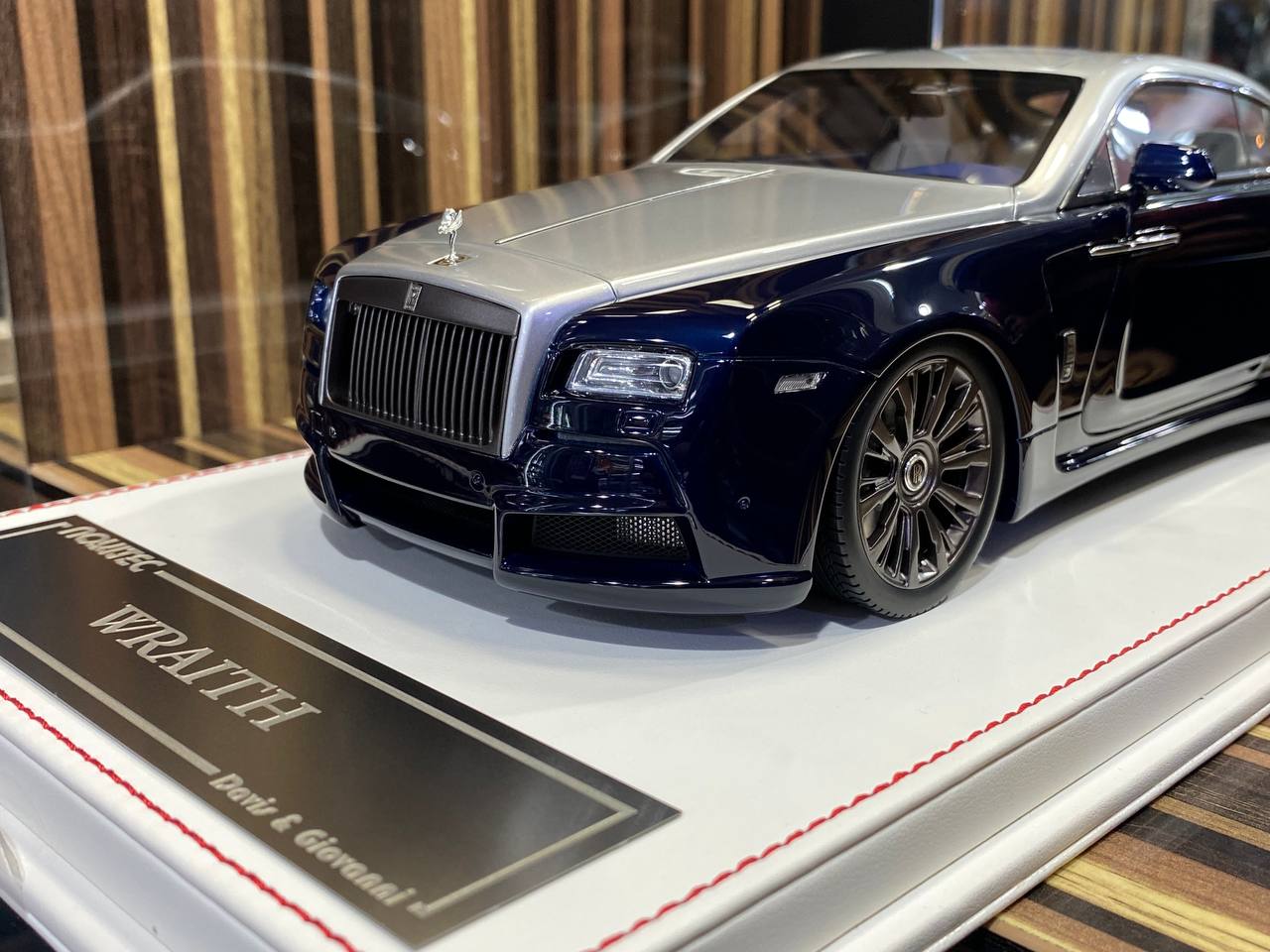 Davis & Giovanni Rolls Royce Wraith Novitec - 1/18 Resin Model,Black / Silver