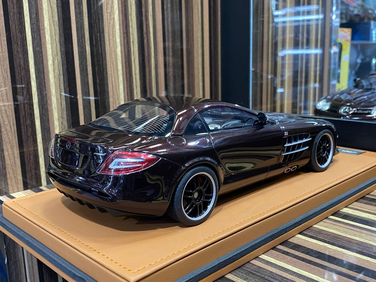 Mercedes Benz SLR Mclaren 722 by Ivy model [ Metallic brown| 1/18 | Resin| Limited Edition]