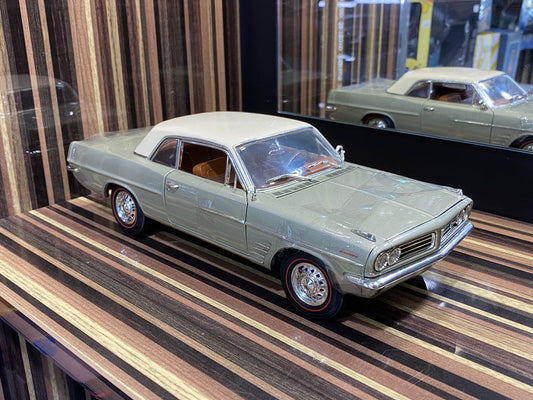 Highway 61 Pontiac LeMans Coupe 1963 -[1/18 Diecast, Green]