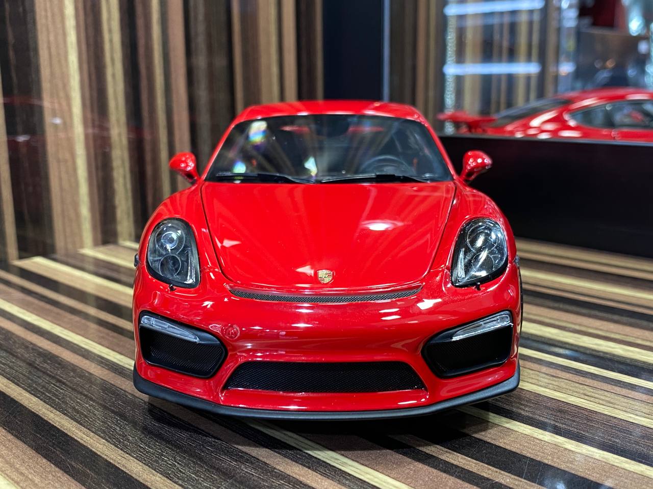 Porsche Cayman GT4 Schuco [1/18 Diecast Red]