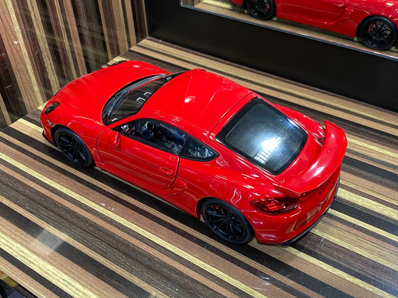 Porsche Cayman GT4 Schuco [1/18 Diecast Red]