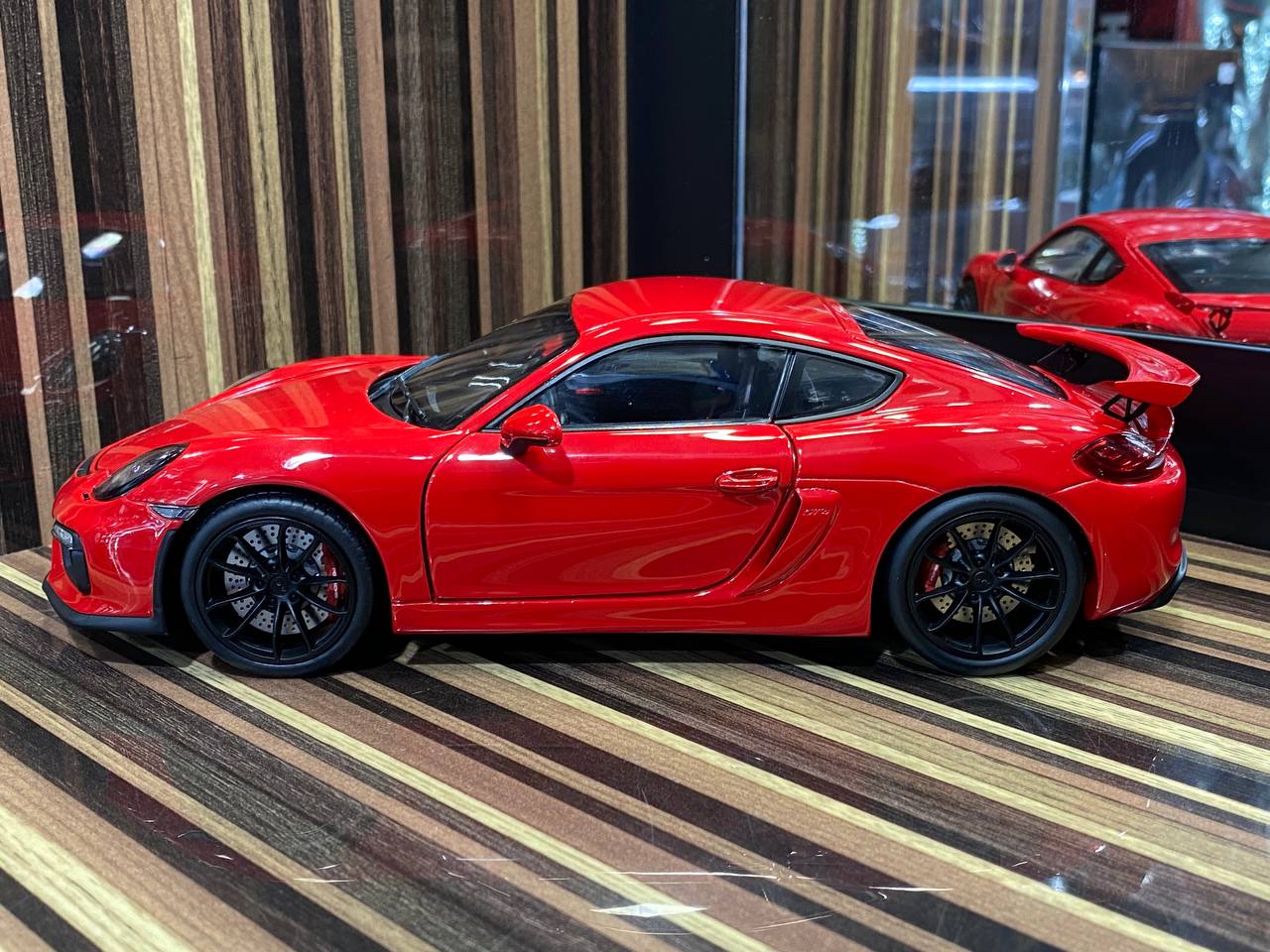 Porsche Cayman GT4 Schuco [1/18 Diecast Red]