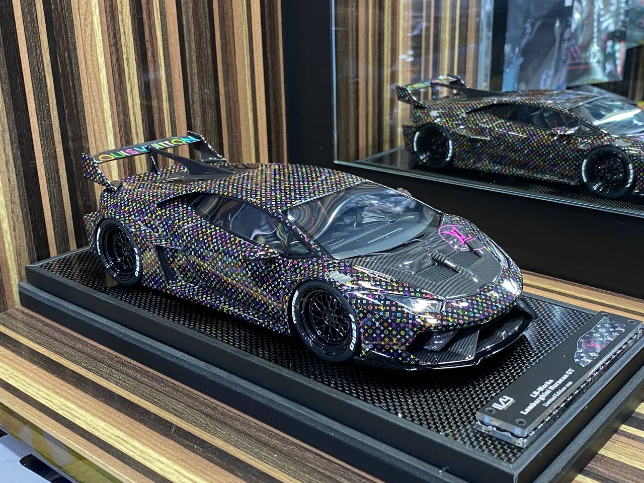 IVY Models Lamborghini Huracan (VIRTUE) - 1/18 Resin , LV Decal Black, Limited Edition