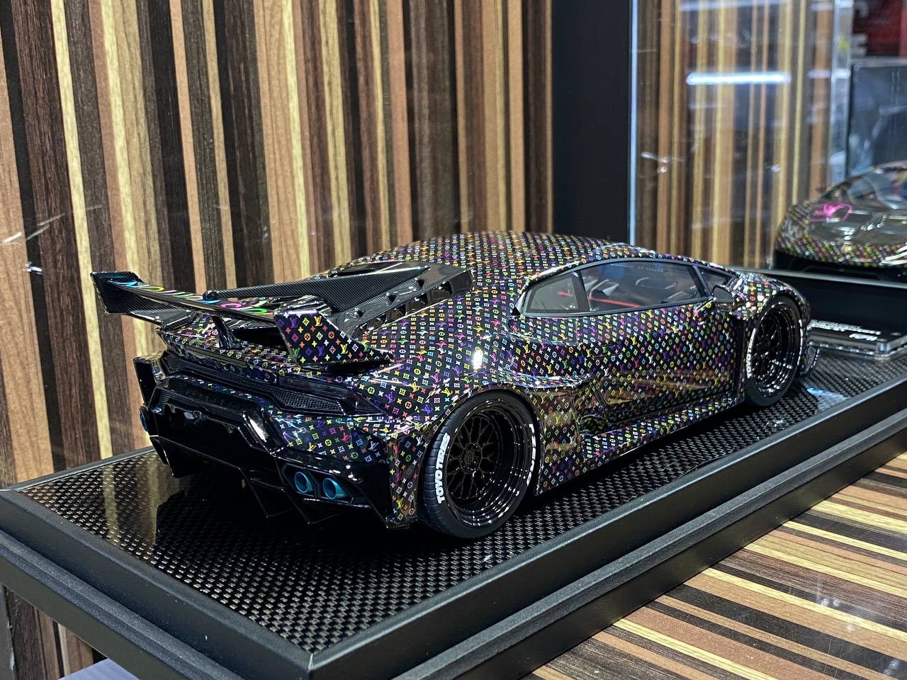 IVY Models Lamborghini Huracan (VIRTUE) - 1/18 Resin , LV Decal Black, Limited Edition