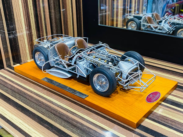 CMC MASERATI 300 S, 1956 Rolling Chassis [1/18 Diecast Silver] – dturman.com