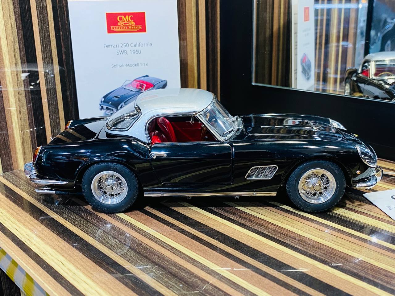 CMC Ferrari 250 California SWB, 1960 Schwarz [1/18 Black Diecast]