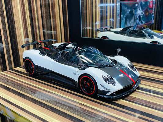 Almost Real Pagani Zonda Cinque Roadster 2009 - 1/18 Diecast Model, White/Carbon