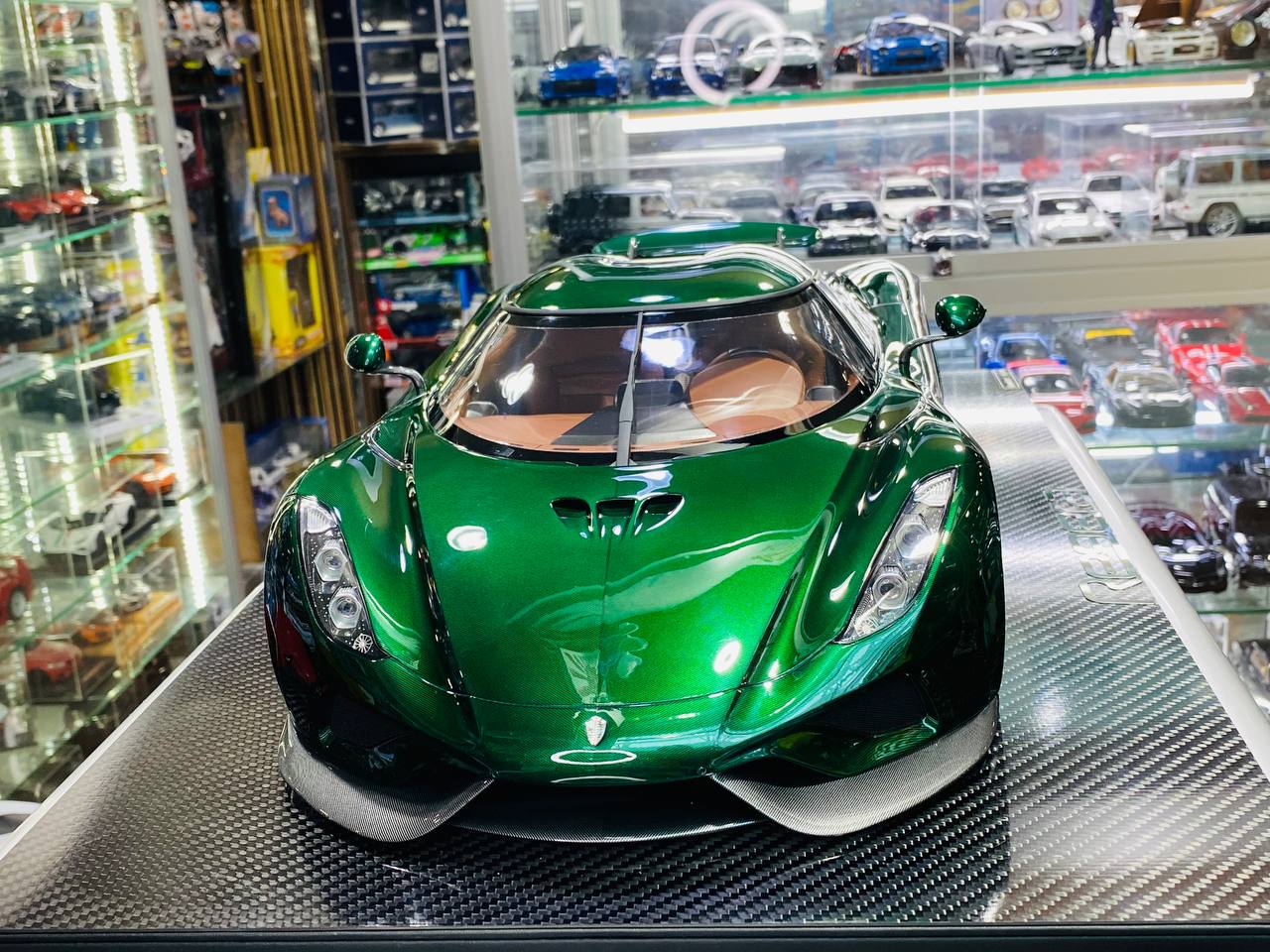 1/8 FrontiArt Koenigsegg Regera Resin Model - Green Tinted Carbon | Limited Edition