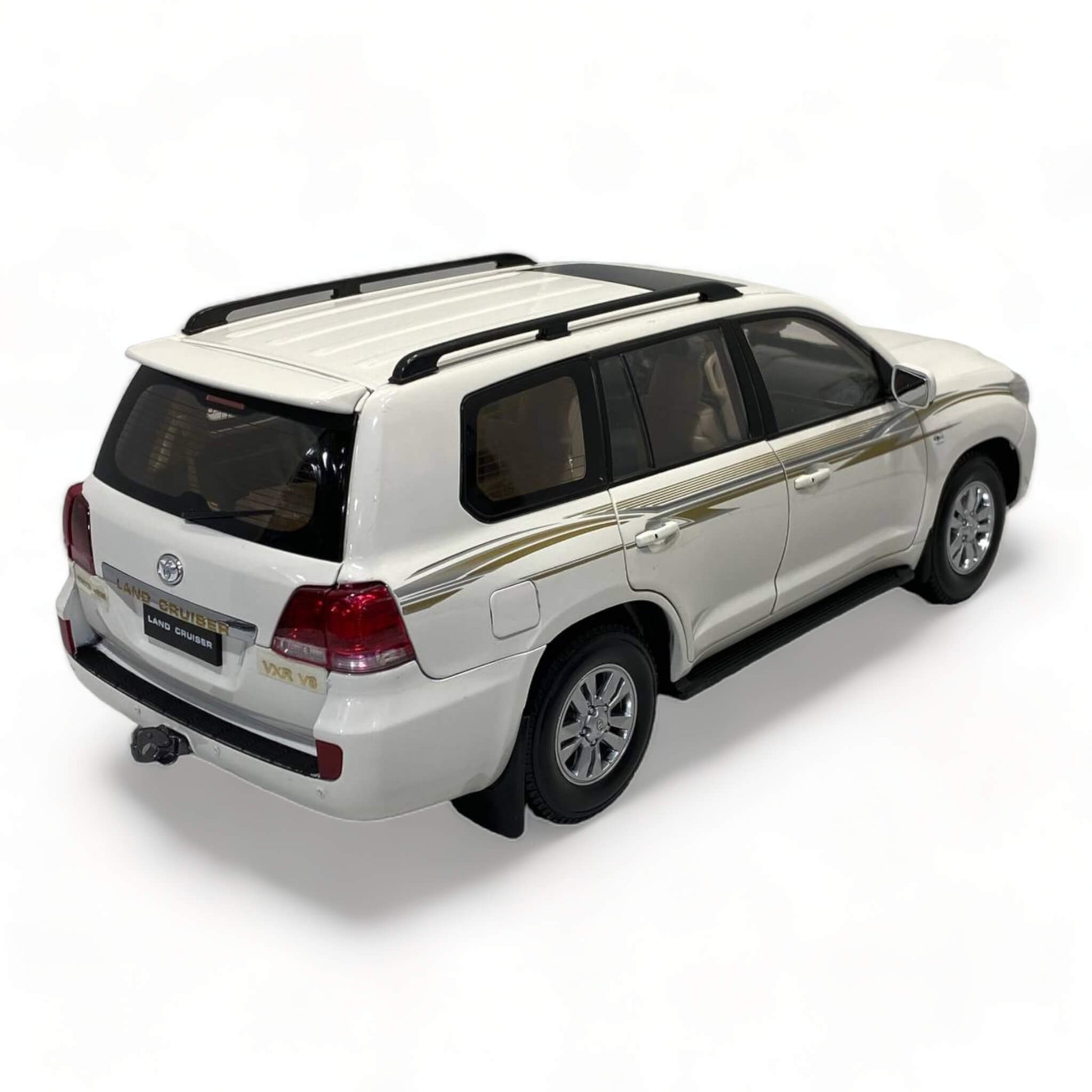 1/18 Diecast Toyota Land Cruiser LC200 Gold Grill White 2008 FAW Toys Scale Model Car|Sold in Dturman.com Dubai UAE.