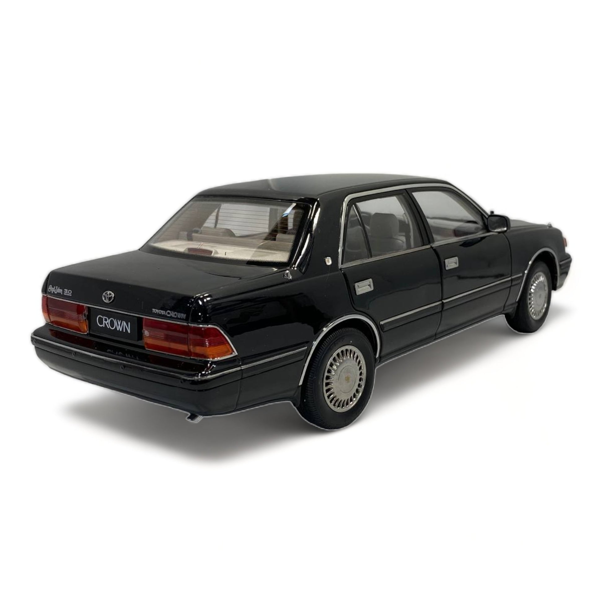 Toyota Crown Black 1/18 by KengFai|Sold in Dturman.com Dubai UAE.