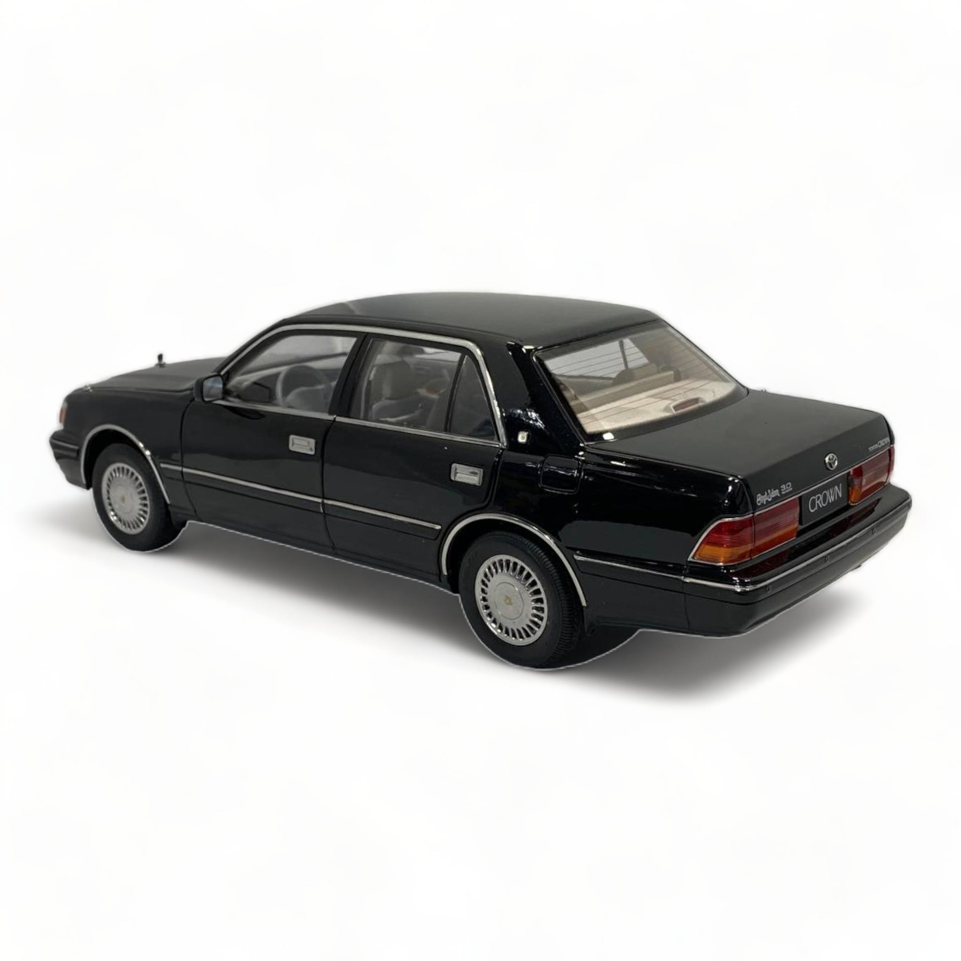 Toyota Crown Black 1/18 by KengFai|Sold in Dturman.com Dubai UAE.