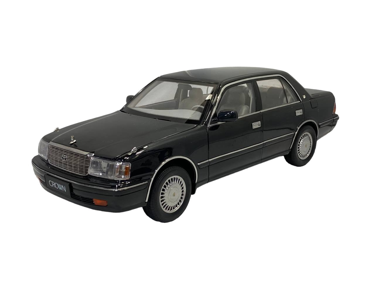 Toyota Crown Black 1/18 by KengFai|Sold in Dturman.com Dubai UAE.