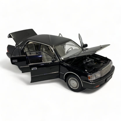 Toyota Crown Black 1/18 by KengFai|Sold in Dturman.com Dubai UAE.