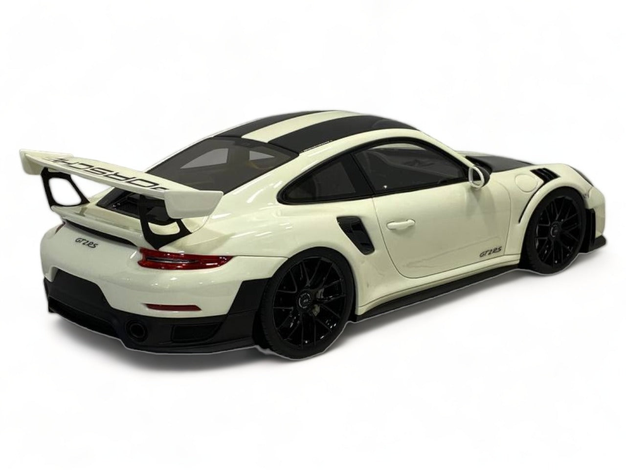 1/18 Davis & Giovanni Porsche 911 GT2 RS in Luminous Green Limited Edition|Sold in Dturman.com Dubai UAE.