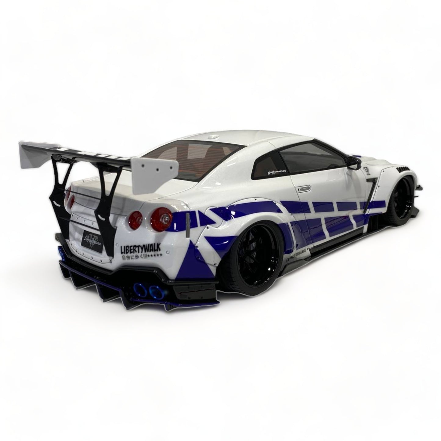 Davis & Giovanni Nissan GT-R R35 LBWK -LIMITED 20PCS WHITE|Sold in Dturman.com Dubai UAE.