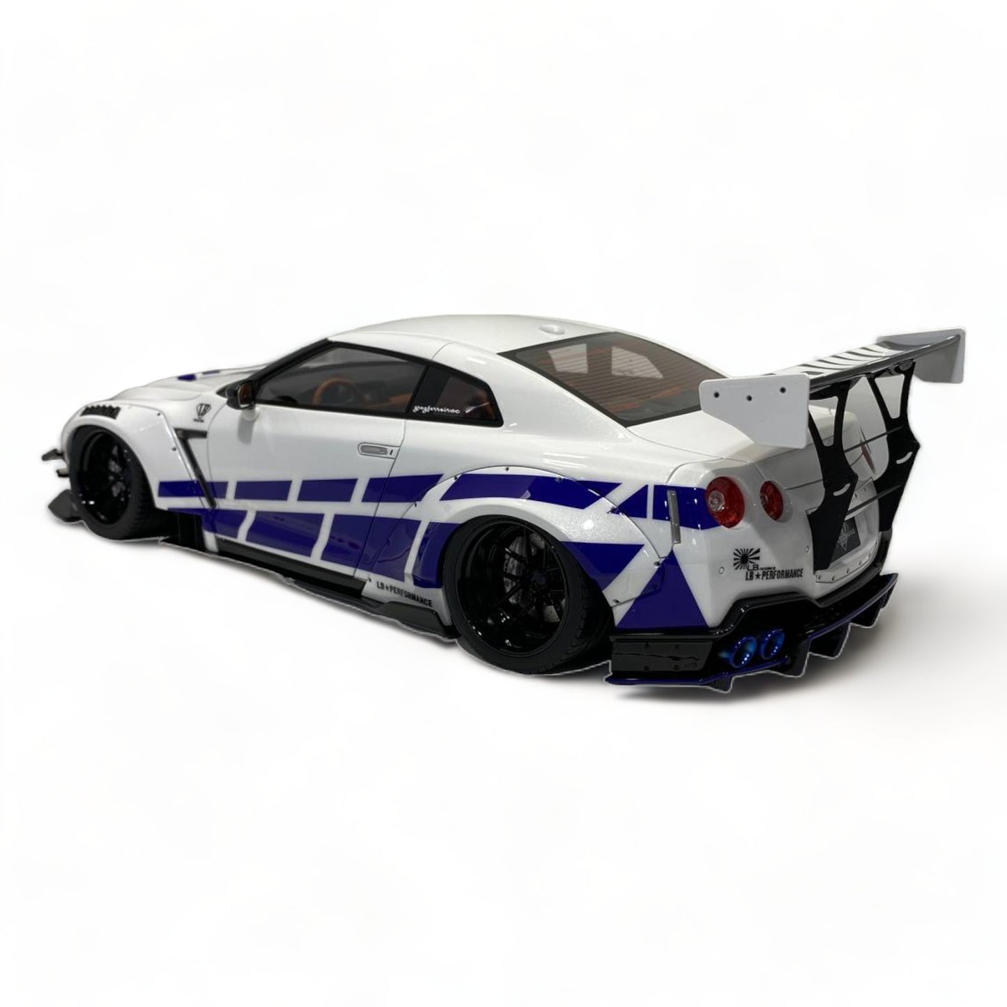 Davis & Giovanni Nissan GT-R R35 LBWK -LIMITED 20PCS WHITE|Sold in Dturman.com Dubai UAE.