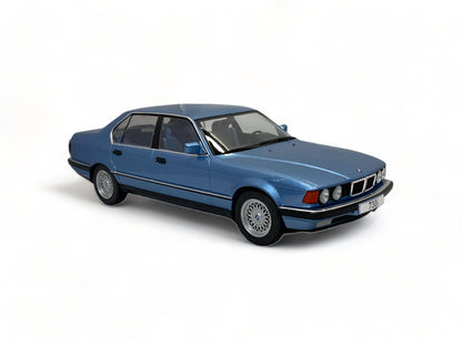 1/18 Modelcar group Mercedes benz S-CLASS 500 SE W126 BLUE Model Car|Sold in Dturman.com Dubai UAE.