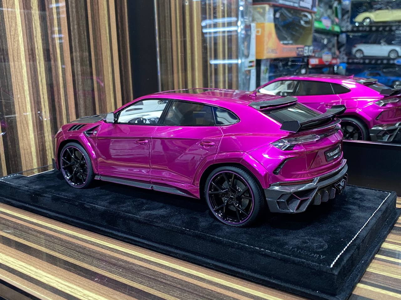 1/18 Timothy & Pierre Lamborghini URUS Venatus Purple Resin Model Car –  dturman.com