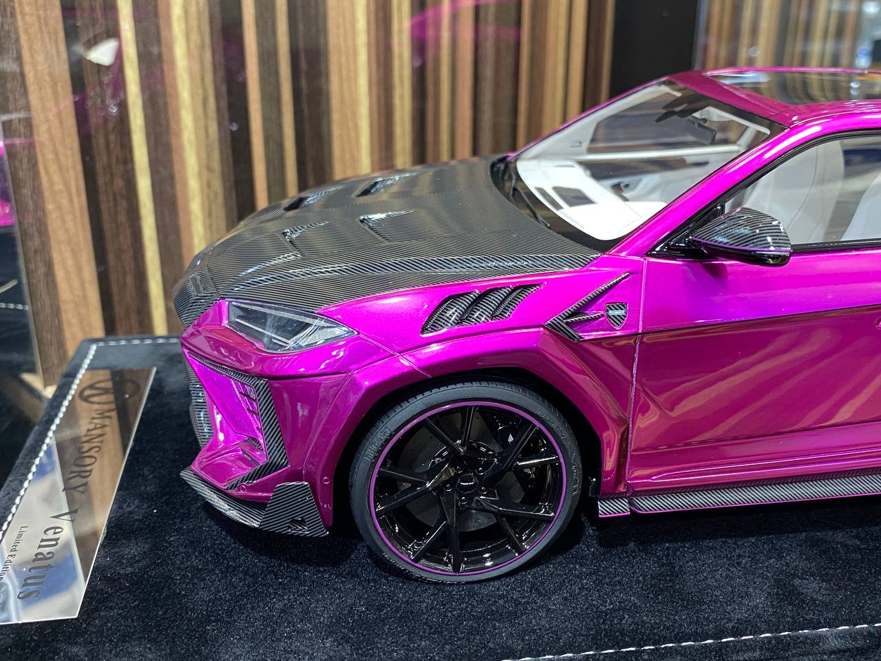 1/18 Timothy & Pierre Lamborghini URUS Venatus Purple Resin Model Car –  dturman.com